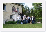 IMG_0559 * En haut de l'escalier puis en descendant : aslio, Alexandre le jeune, le papa de Fredion, Clark1978, BrettSinclair, Jef, Tomrt et al1x devant lui, tof, Alain, nono95, Monster TMAX
Sur la pelouse, de gauche à droite : Fredion, sa maman, une amie et un amie de Fredion dont j'ai oublié le nom, Mychèle (madame al1x), Csux8, kriscc, lemag, christian81, lecorrezienx9 * 3456 x 2304 * (5.03MB)